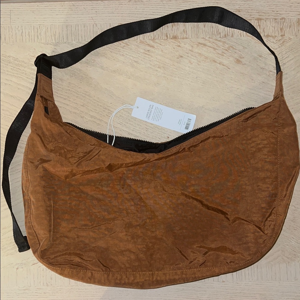 BAGGU Large Crescent Bag in Brown